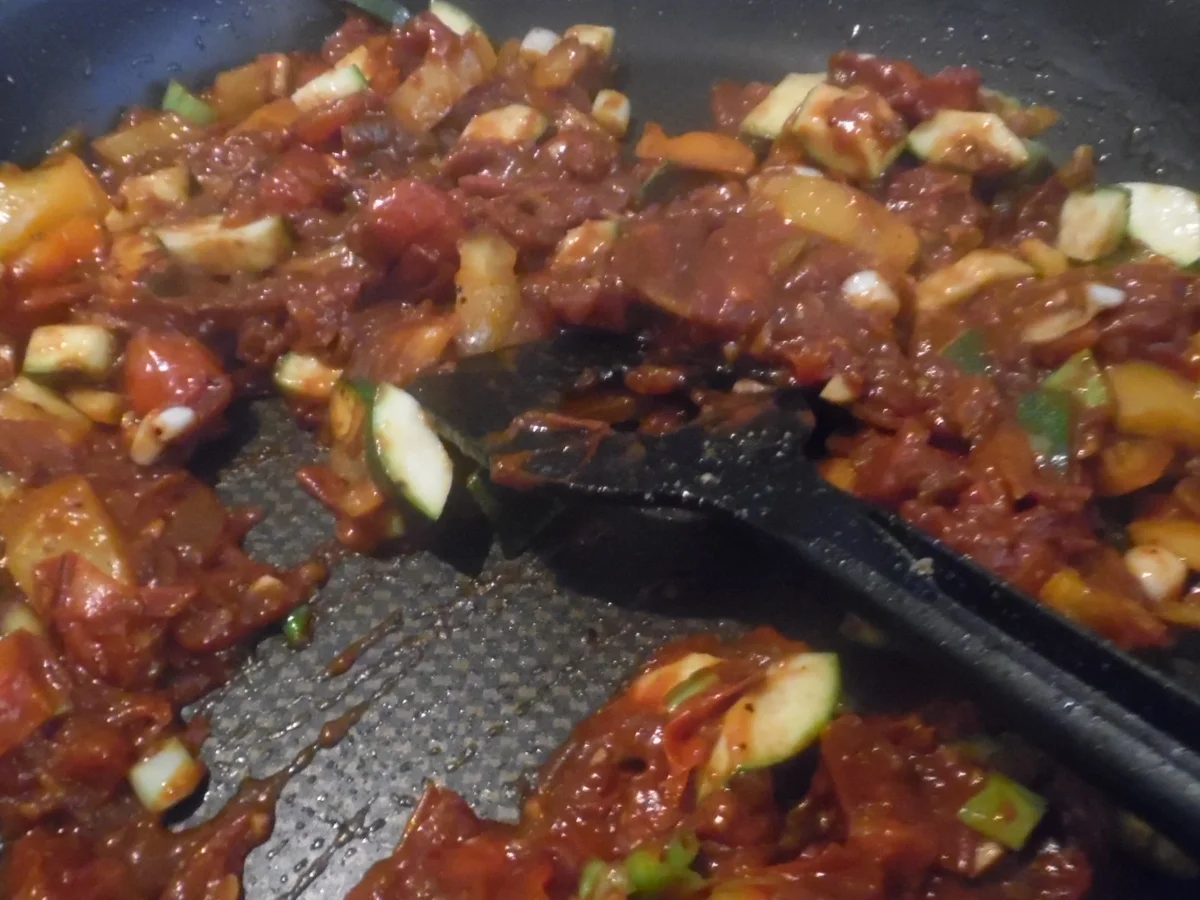 Mediterrane Puten-Pfanne mit cremiger Rosmarin-Polenta - Rezept - Bild Nr. 6210