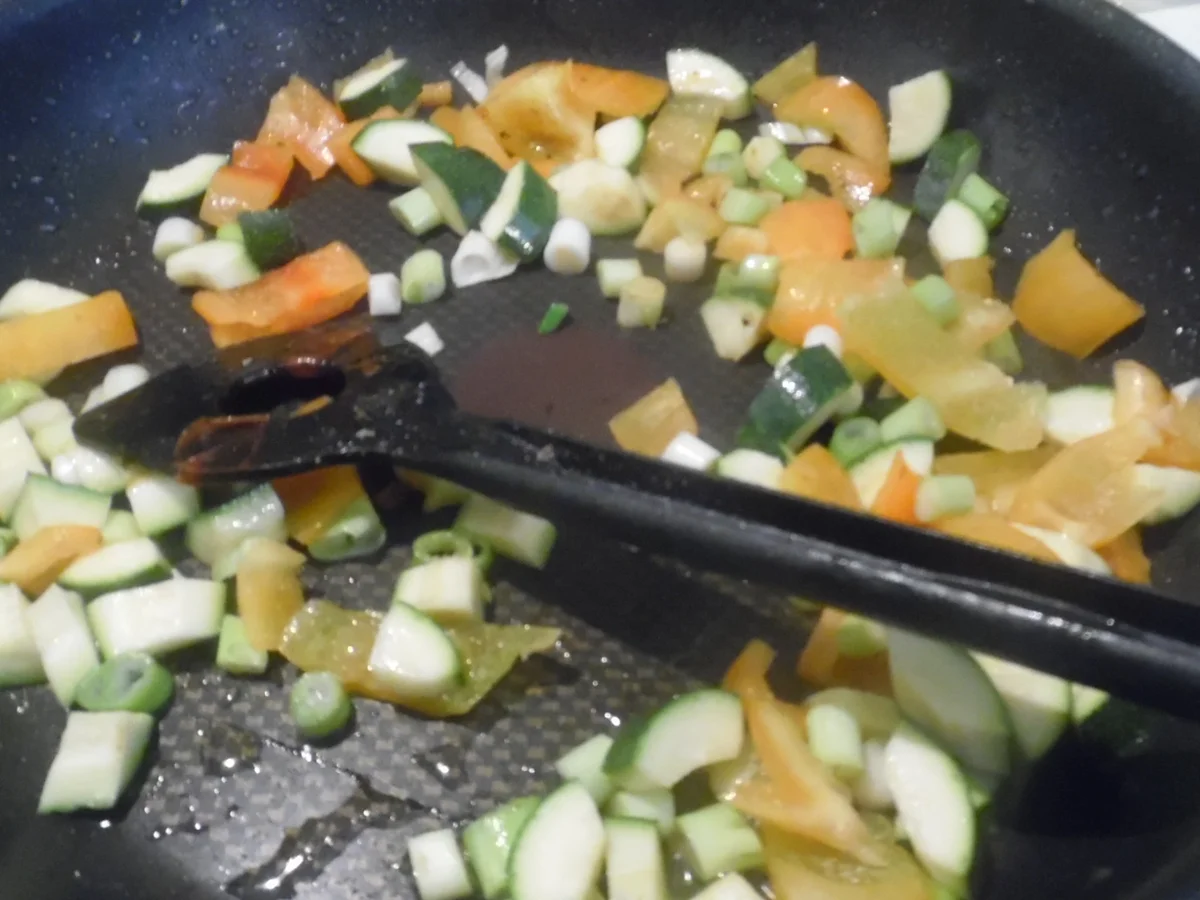 Mediterrane Puten-Pfanne mit cremiger Rosmarin-Polenta - Rezept - Bild Nr. 6211