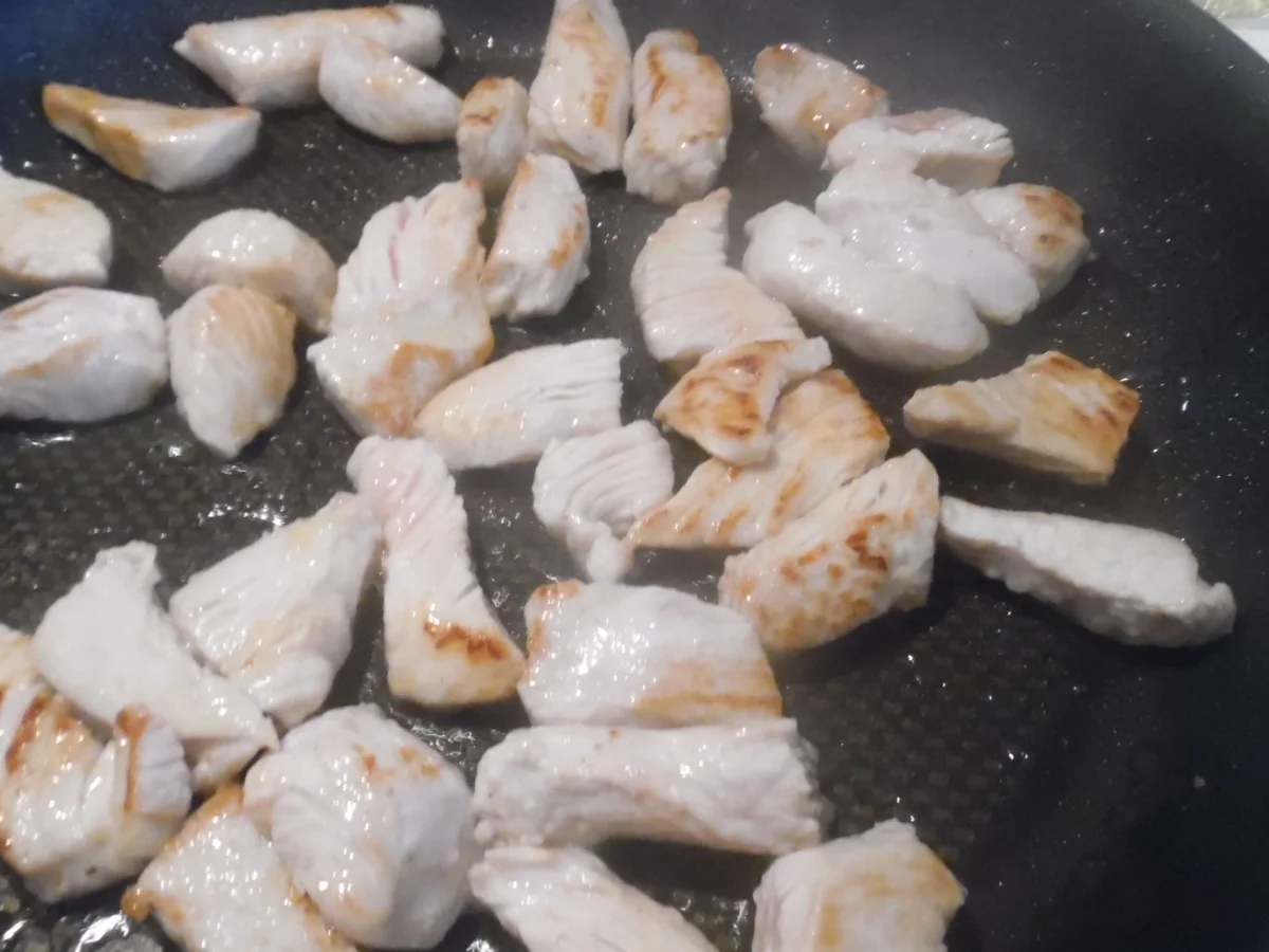 Mediterrane Puten-Pfanne mit cremiger Rosmarin-Polenta - Rezept - Bild Nr. 6212