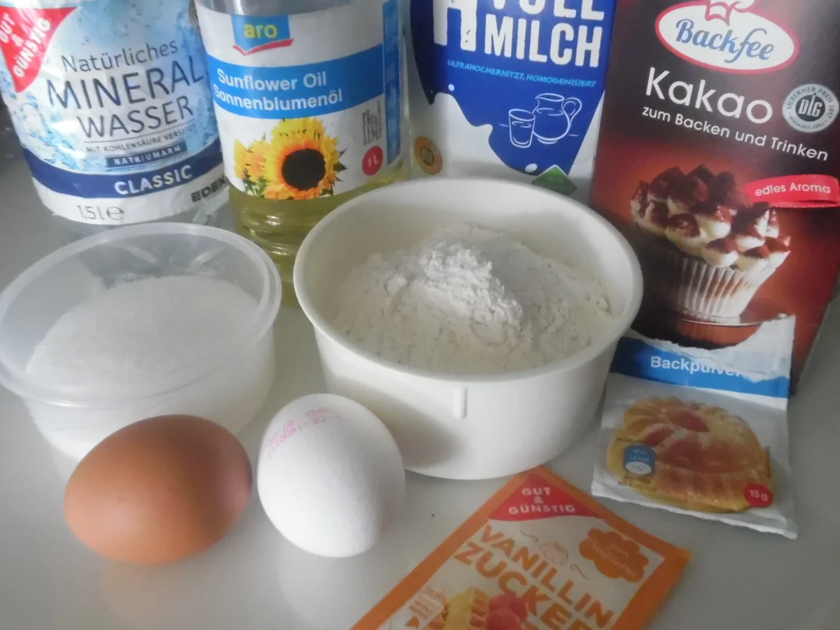 Rezept: Schokoladenkuchen mit Schmand-Haube und Zuckerkruste Bild Nr. 6213 Schokoladenkuchen mit Schmand-Haube und Zuckerkruste - Rezept - Bild Nr. 6213