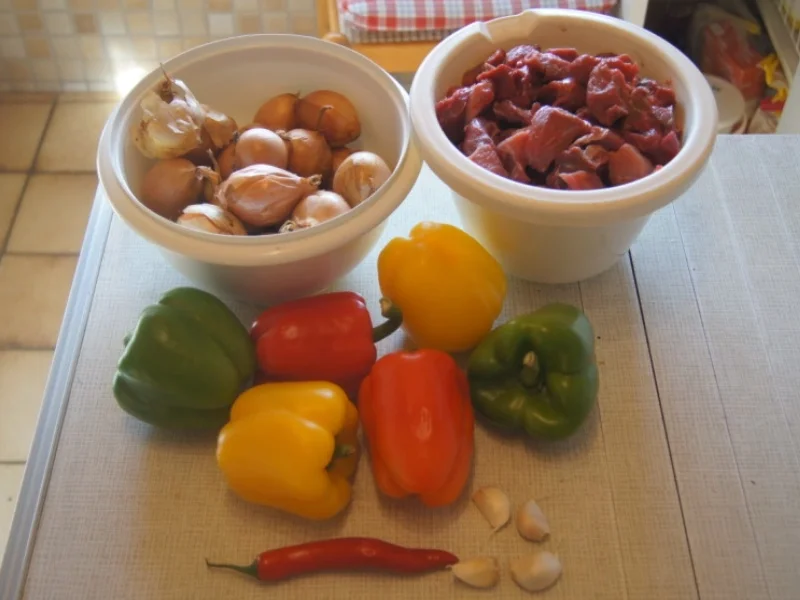 Rezept: Rindergulasch für 12 Personen Bild Nr. 6209 Rindergulasch für 12 Personen - Rezept - Bild Nr. 6209