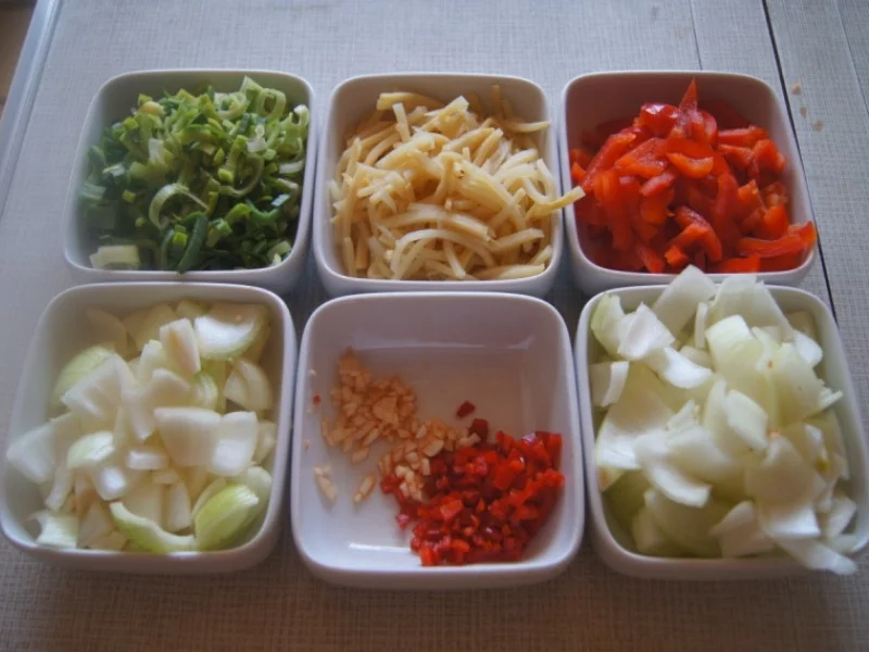 Rezept: Kalbsleber mit Gemüse im Wok und gelber Basmatireis Bild Nr. 6211 Kalbsleber mit Gemüse im Wok und gelber Basmatireis - Rezept - Bild Nr. 6211