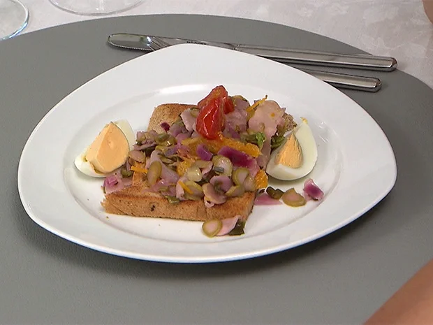 Spargelsalat auf geröstetem Toast - Rezept - Bild Nr. 2