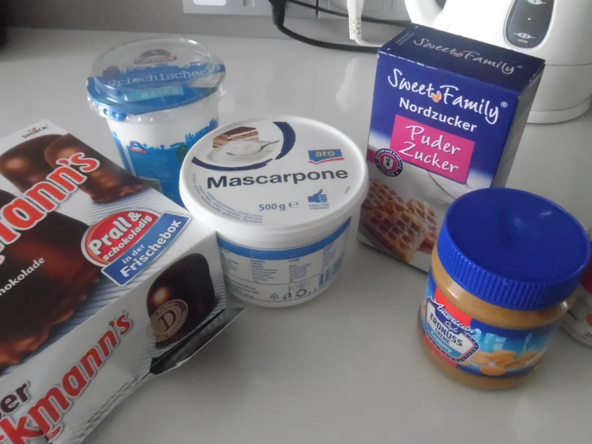 Joghurt-Stracciatella-Eis mit Erdnuss-Geschmack - Rezept - Bild Nr. 6