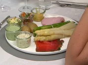 Spargel, selbst gebeizter Lachs und Kasseler aus dem Bratenschlauch - Rezept - Bild Nr. 6225