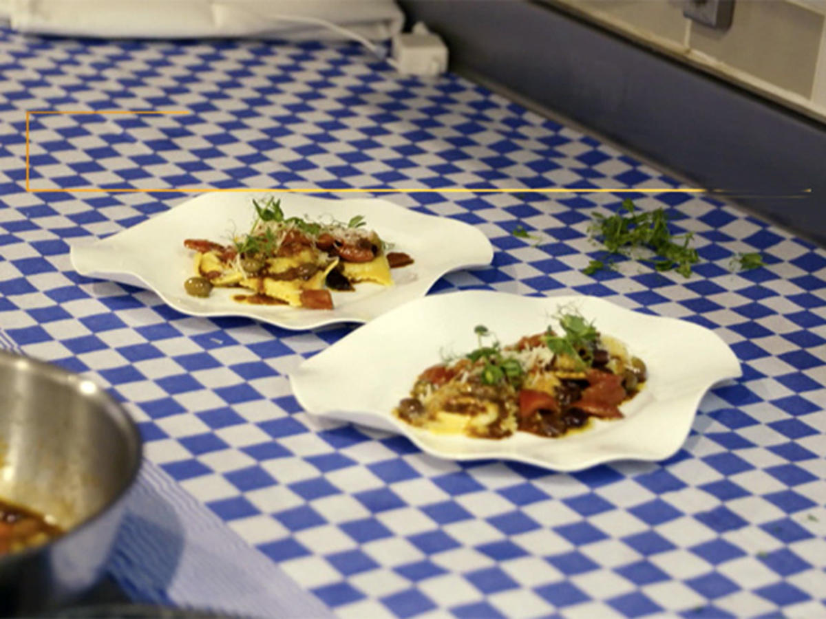 Ricotta-Nuss-Ravioli mit Balsamico-Oliven Vinaigrette (Frank Buchholz ...