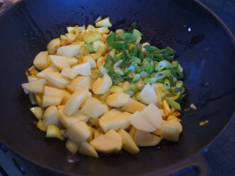 Hähnchenbrustfiletcurry mit Gemüse, Kartoffeln und Basmatireis - Rezept - Bild Nr. 6237