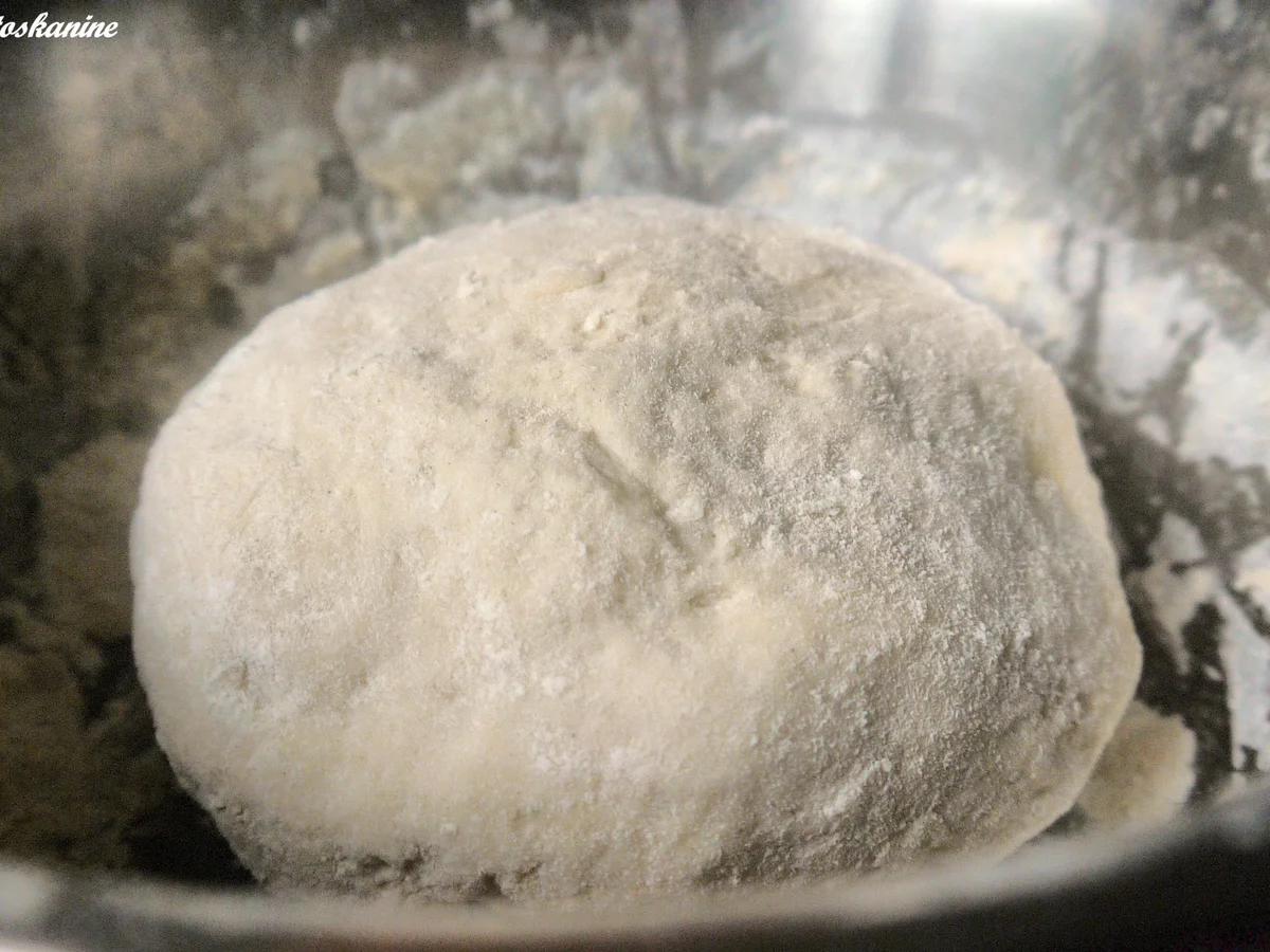 Rezept: Pizzabrot mit Knoblauch Bild Nr. 4 Pizzabrot mit Knoblauch - Rezept - Bild Nr. 4