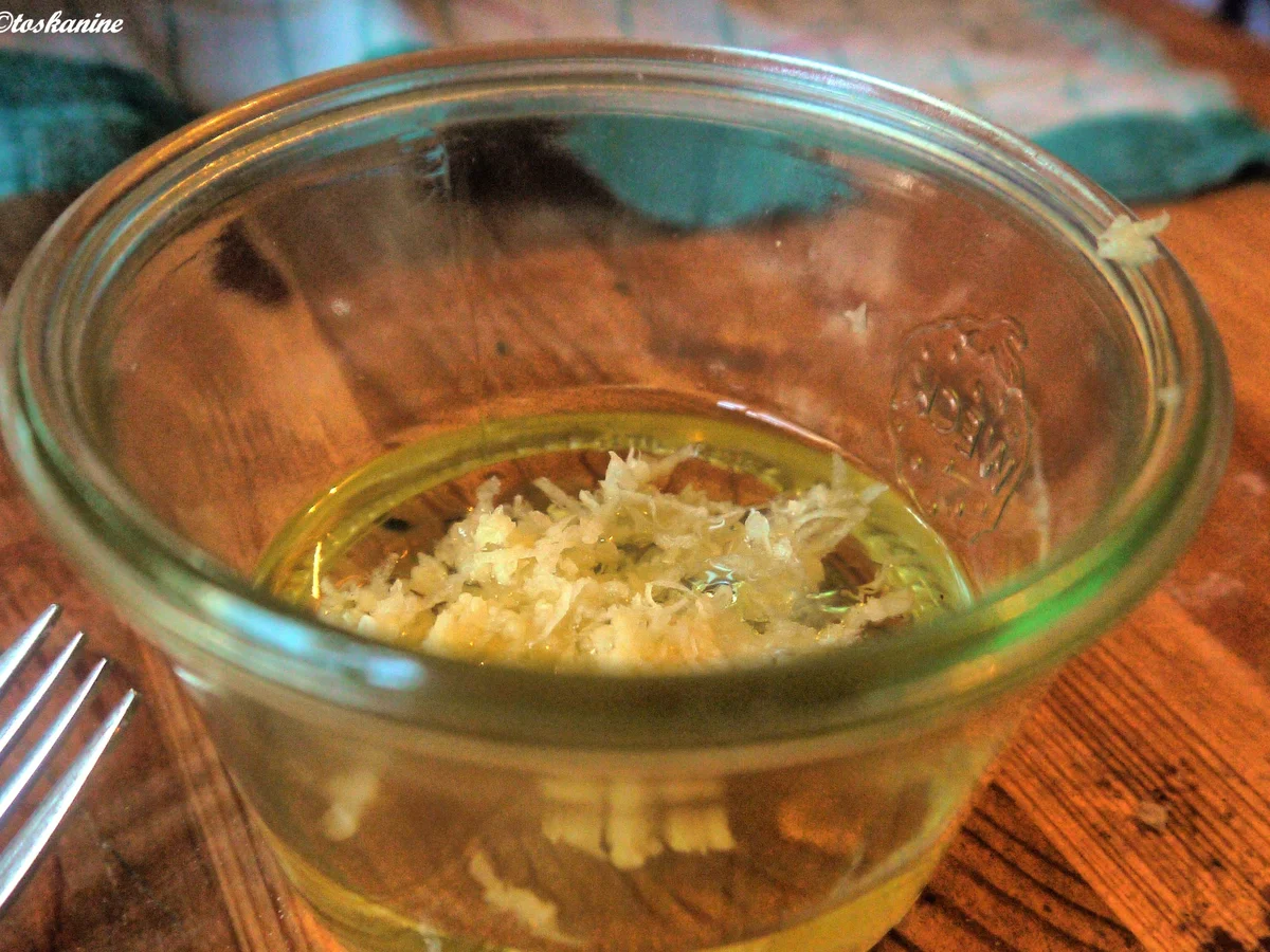 Rezept: Pizzabrot mit Knoblauch Bild Nr. 5 Pizzabrot mit Knoblauch - Rezept - Bild Nr. 5