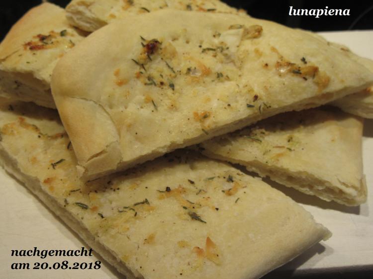 Pizzabrot mit Knoblauch - einfach - 309 kcal/100g