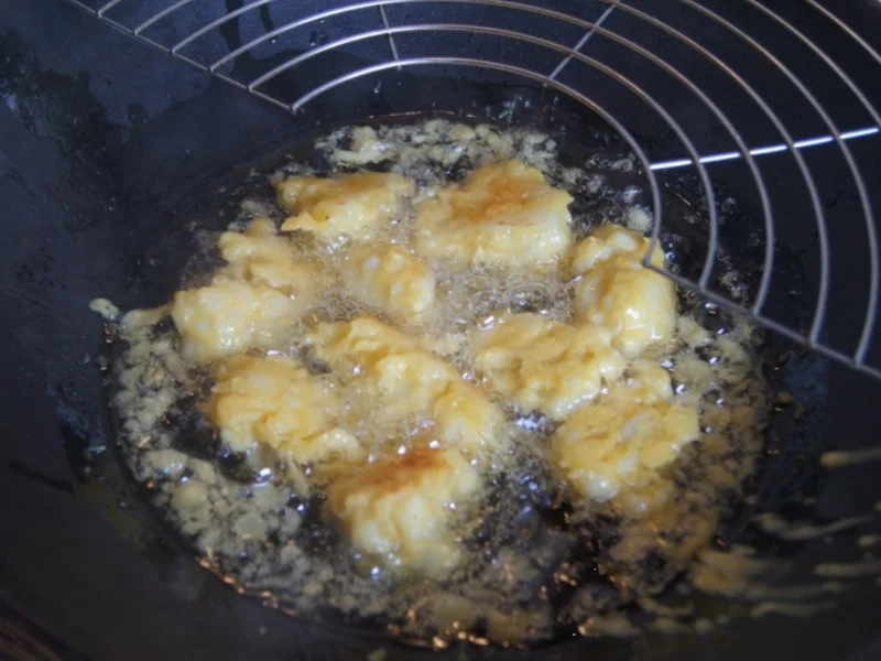 Frittierter Blumenkohl im pikanten Bierteig mit Kartoffelstampf und Tartaska Omacka - Rezept - Bild Nr. 8