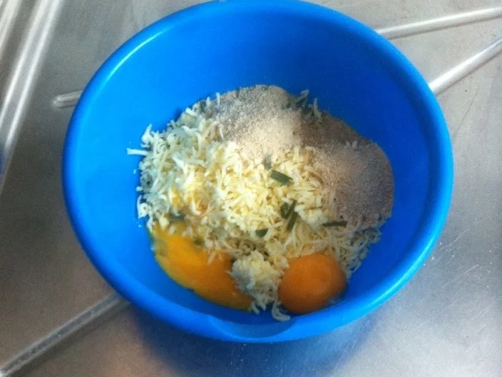 Rezept: Salbei-Hähnchen-Auflauf Bild Nr. 4 Salbei-Hähnchen-Auflauf - Rezept - Bild Nr. 4