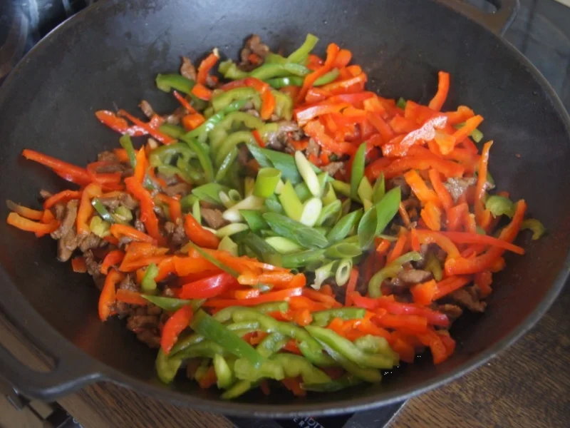 Rindfleischstreifen mit Paprika - Rezept - Bild Nr. 6238