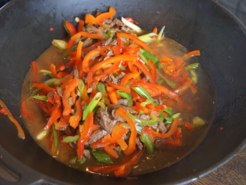 Rindfleischstreifen mit Paprika - Rezept - Bild Nr. 6239