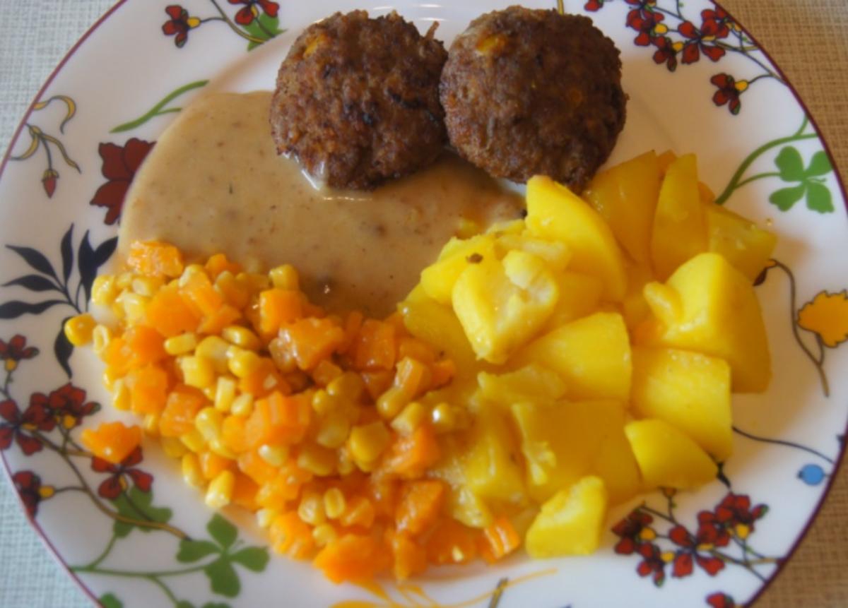 Bilder für Herzhafte Buletten mit pikanter Sauce, Möhren-Mais-Gemüse und Kurkuma-Kartoffeln - Rezept