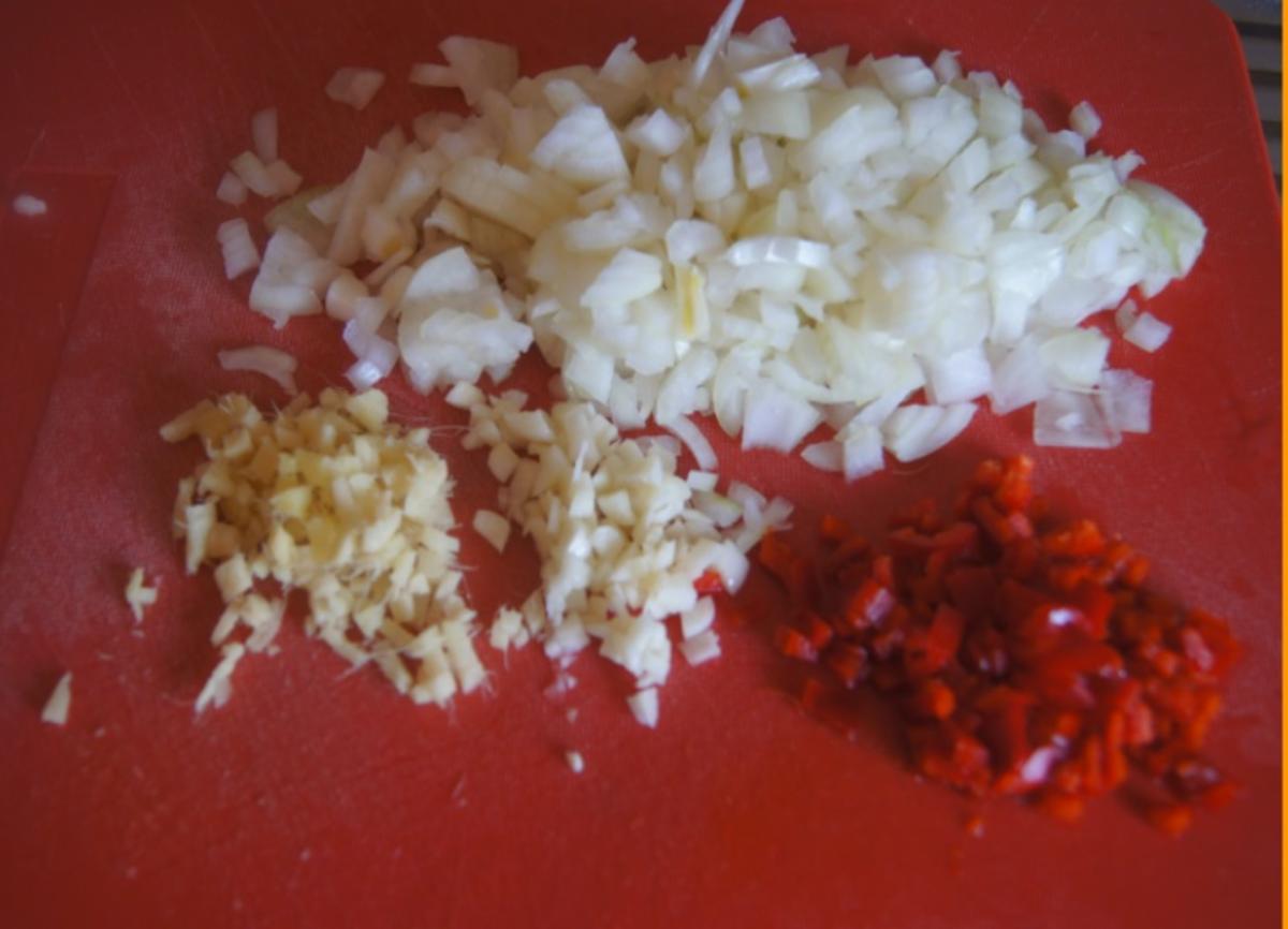 Herzhafte Buletten mit pikanter Sauce, Möhren-Mais-Gemüse und Kurkuma-Kartoffeln - Rezept - Bild Nr. 6232