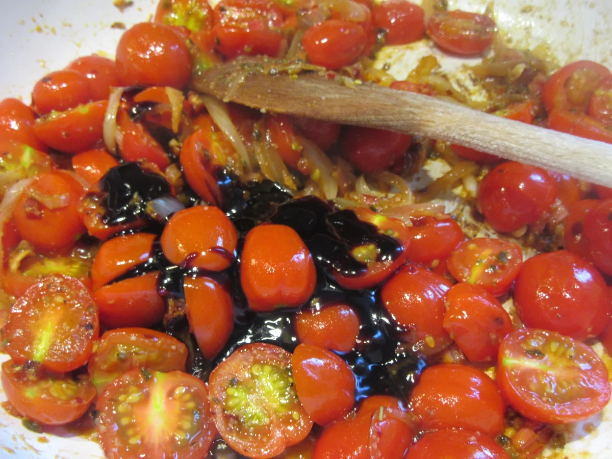 Pikantes Backen: Tomatenstrudel - Rezept - Bild Nr. 6237