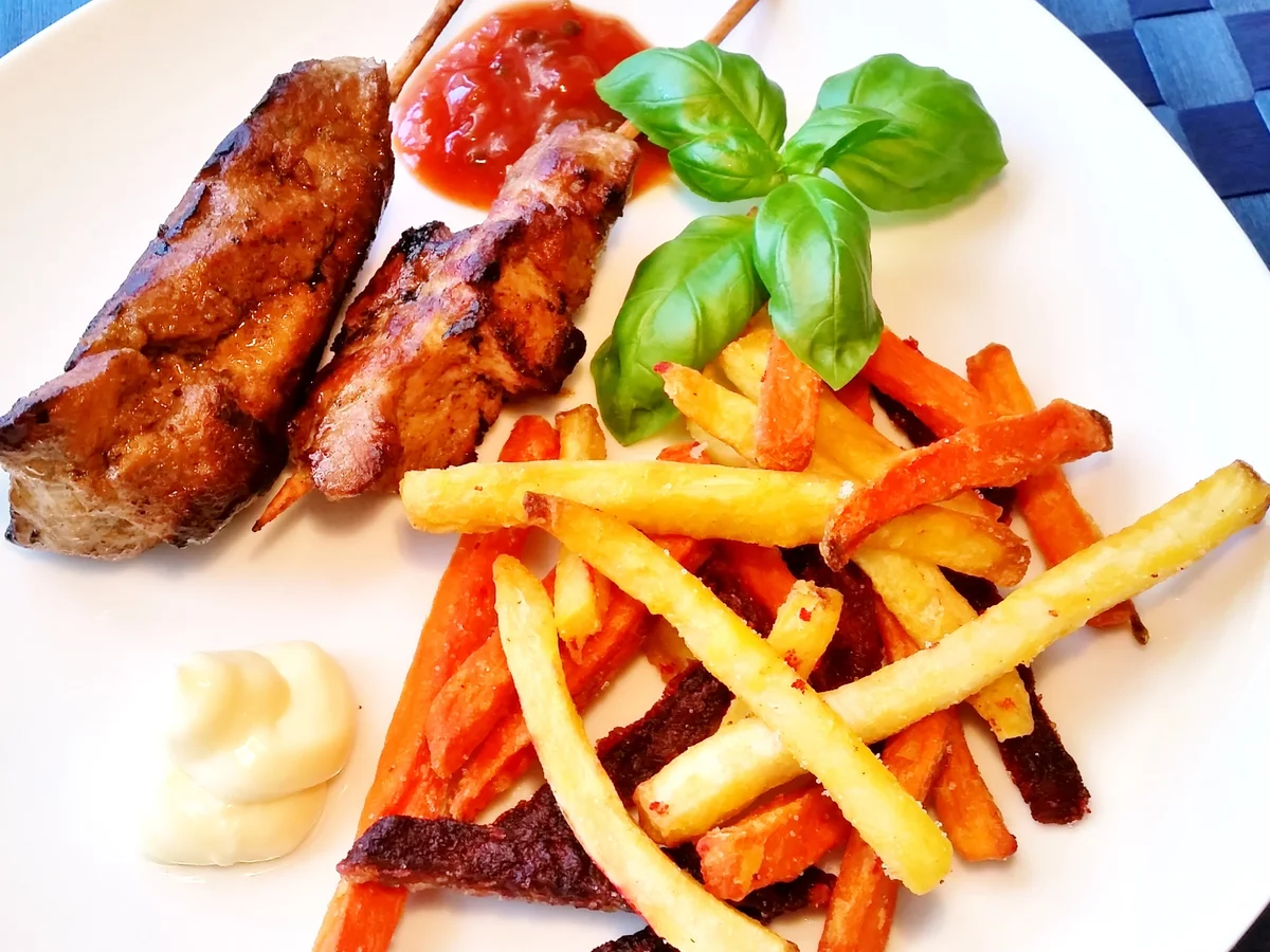 Gemüse-Pommes mit Fleisch-Spießchen - Rezept - Bild Nr. 6233