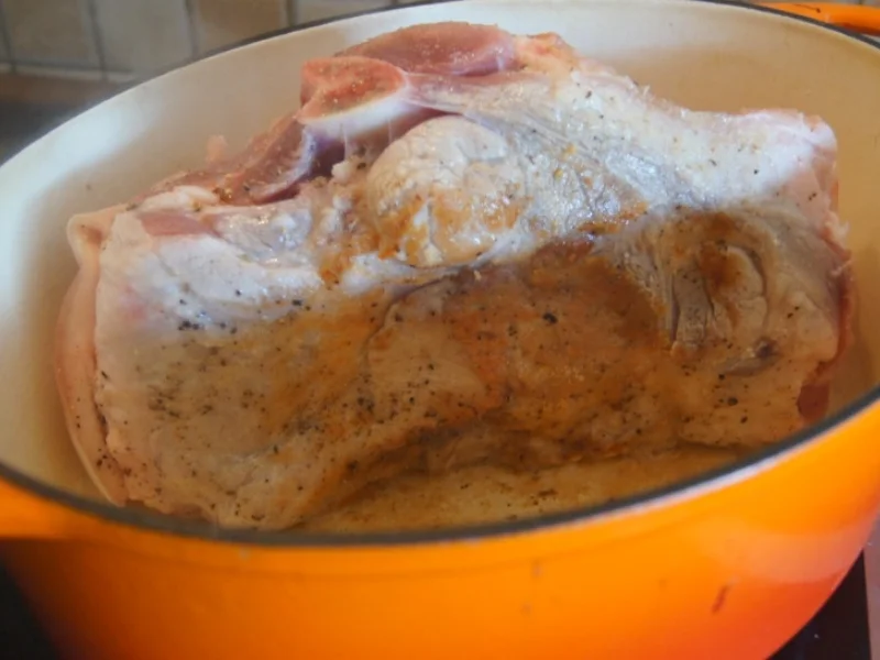 Rezept: Schweineschinkenbraten mit pikanter Sauce, herzhaften Sauerkraut und Kümmel Kartoffeln Bild Nr. 6236 Schweineschinkenbraten mit pikanter Sauce, herzhaften Sauerkraut und Kümmel Kartoffeln - Rezept - Bild Nr. 6236