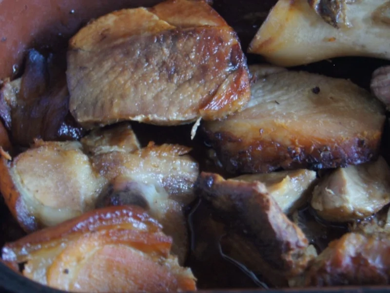 Rezept: Schweineschinkenbraten mit pikanter Sauce, herzhaften Sauerkraut und Kümmel Kartoffeln Bild Nr. 6243 Schweineschinkenbraten mit pikanter Sauce, herzhaften Sauerkraut und Kümmel Kartoffeln - Rezept - Bild Nr. 6243