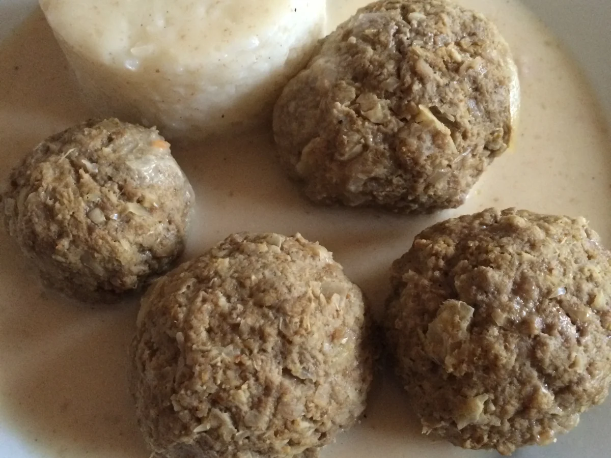 RINDFLEISCHBÄLLCHEN IN  ROTER CURRY KOKOS SAUCE - Rezept - Bild Nr. 2