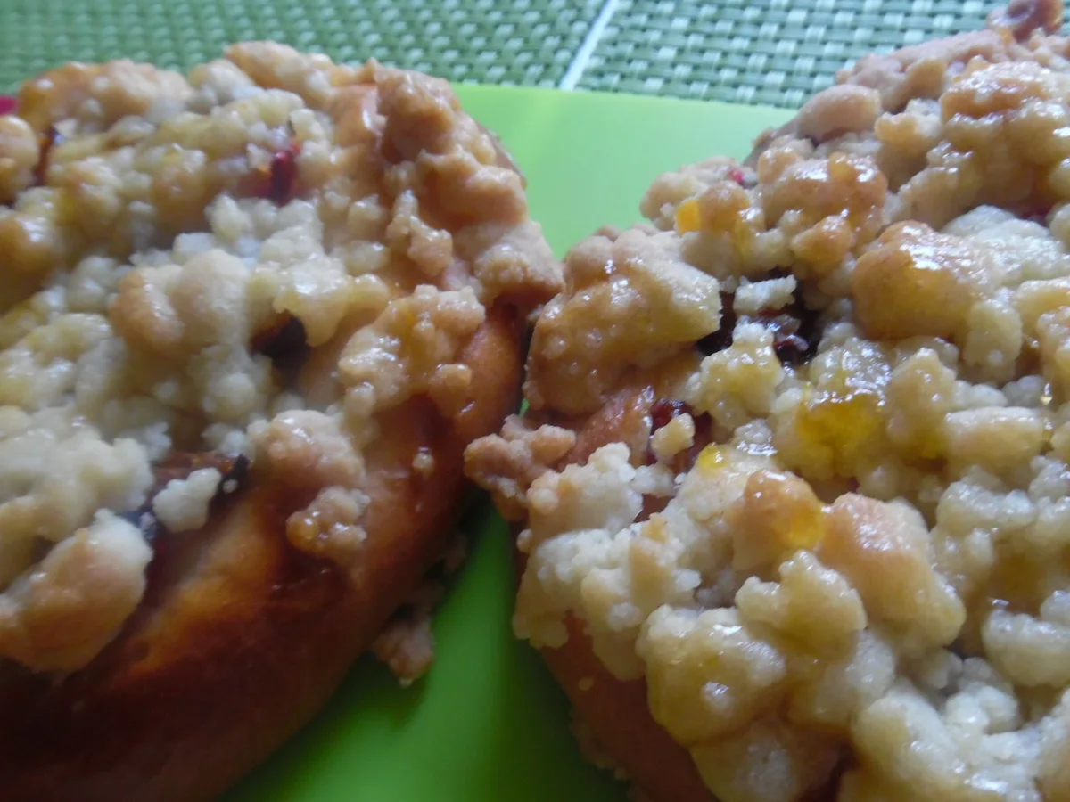 Rezept: Pflaumen-Streusel-Schnecken Bild Nr. 6240 Pflaumen-Streusel-Schnecken - Rezept - Bild Nr. 6240