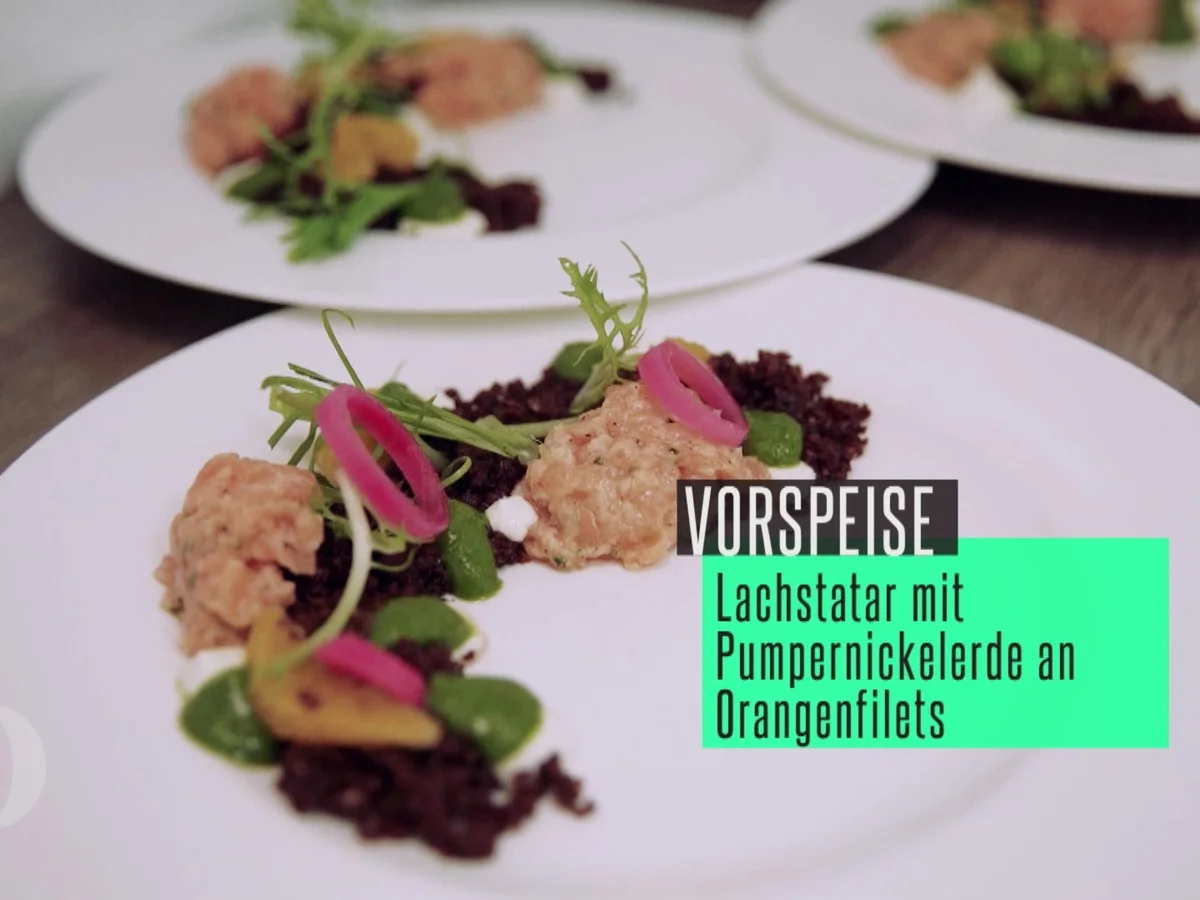 Rezept: Lachstatar auf Pumpernickelerde mit Rucolavinaigrette und Orangenfilets Bild Nr. 2 Lachstatar auf Pumpernickelerde mit Rucolavinaigrette und Orangenfilets - Rezept - Bild Nr. 2