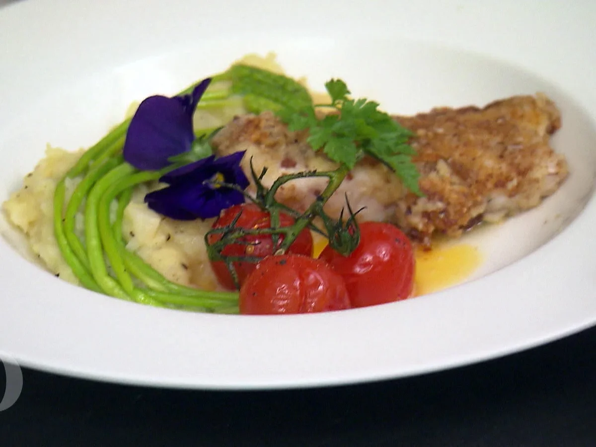 Rezept: Steinbeißer mit Mandelkruste auf Sellerie-Kartoffelstampf Bild Nr. 2 Steinbeißer mit Mandelkruste auf Sellerie-Kartoffelstampf - Rezept - Bild Nr. 2