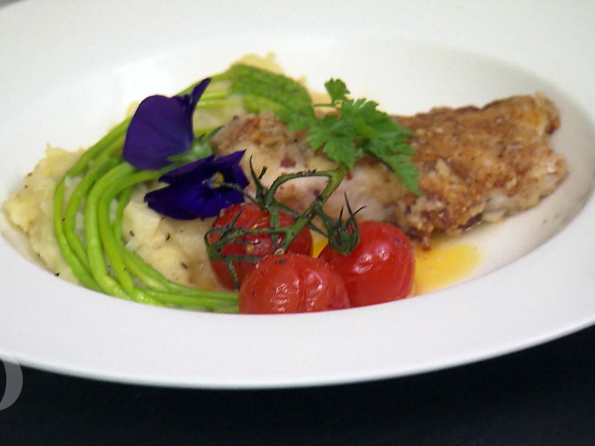 Steinbeißer mit Mandelkruste auf Sellerie Kartoffelstampf - einfach ...