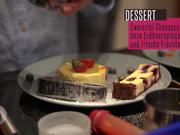 Duett vom Cheesecake mit Erdbeerspiegel und frischen Beeren - Rezept - Bild Nr. 2