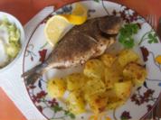 Dorade mit herzhaften Kartoffelecken und Eisbergsalat - Rezept - Bild Nr. 6237