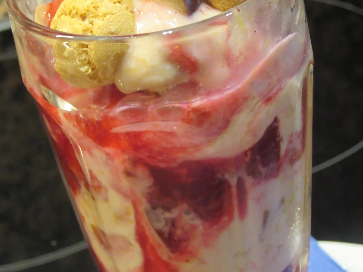 Dessert: Zwetschgeneis mit Marzipan - Rezept - Bild Nr. 6238