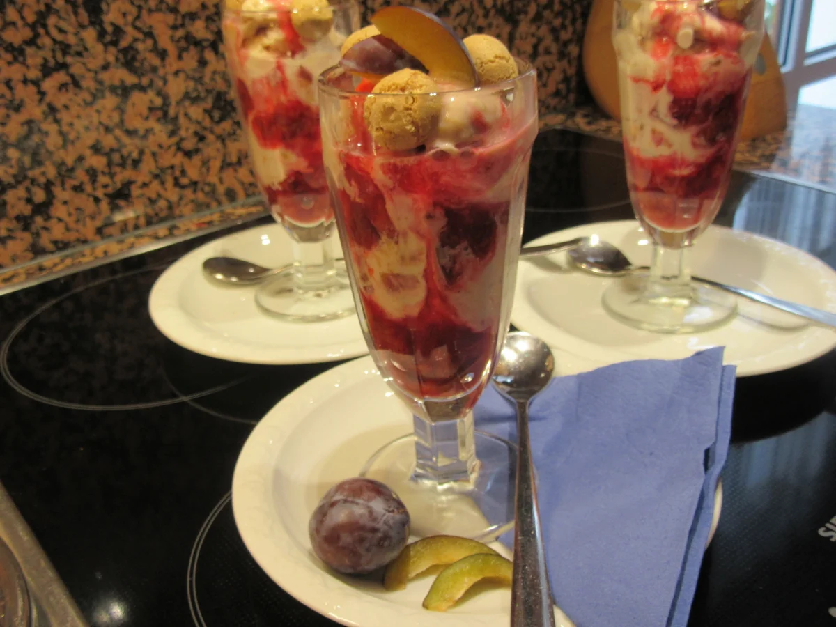 Dessert: Zwetschgeneis mit Marzipan - Rezept - Bild Nr. 6243