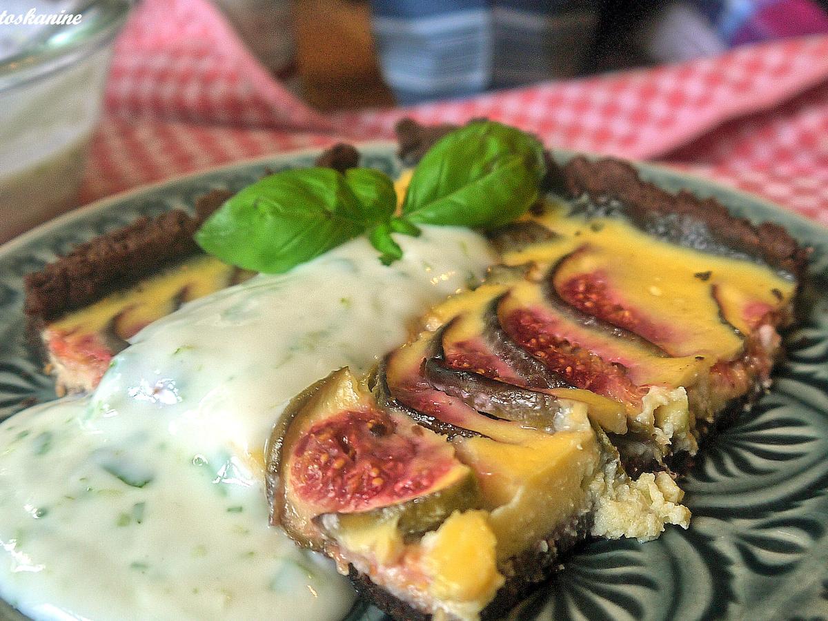 Feigentarte mit Basilikum-Limetten-Joghurt - Rezept - kochbar.de