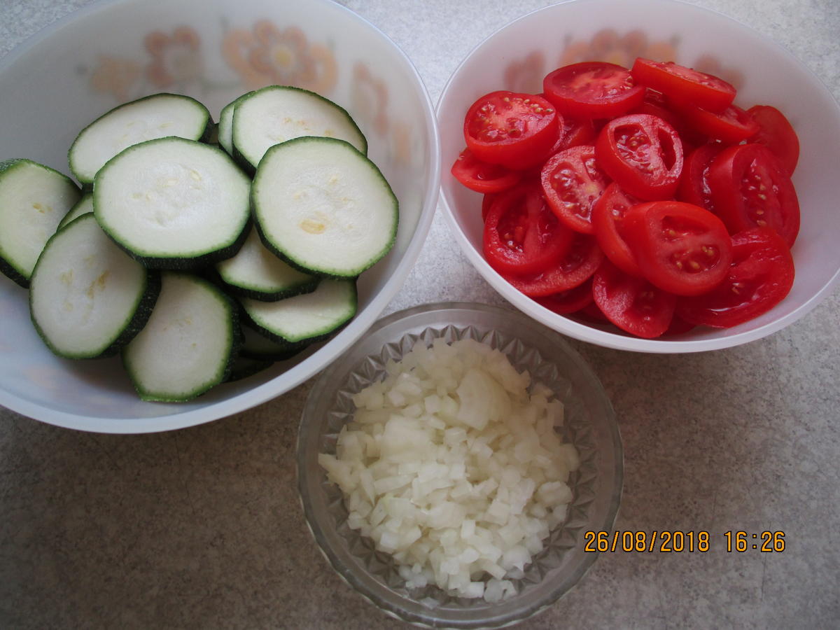hackauflauf aus: zucchini, paprika, tomaten und kartoffeln - Rezept - Bild Nr. 6248