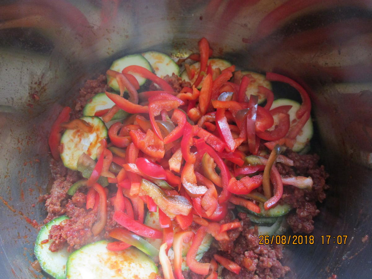 hackauflauf aus: zucchini, paprika, tomaten und kartoffeln - Rezept - Bild Nr. 6255