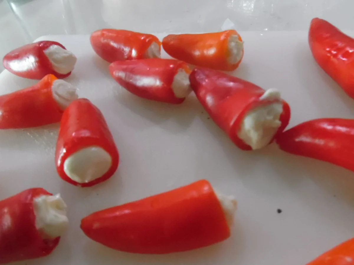 Rezept: Snack-Paprika mit Frischkäse-Füllung in Öl Bild Nr. 6243 Snack-Paprika mit Frischkäse-Füllung in Öl - Rezept - Bild Nr. 6243