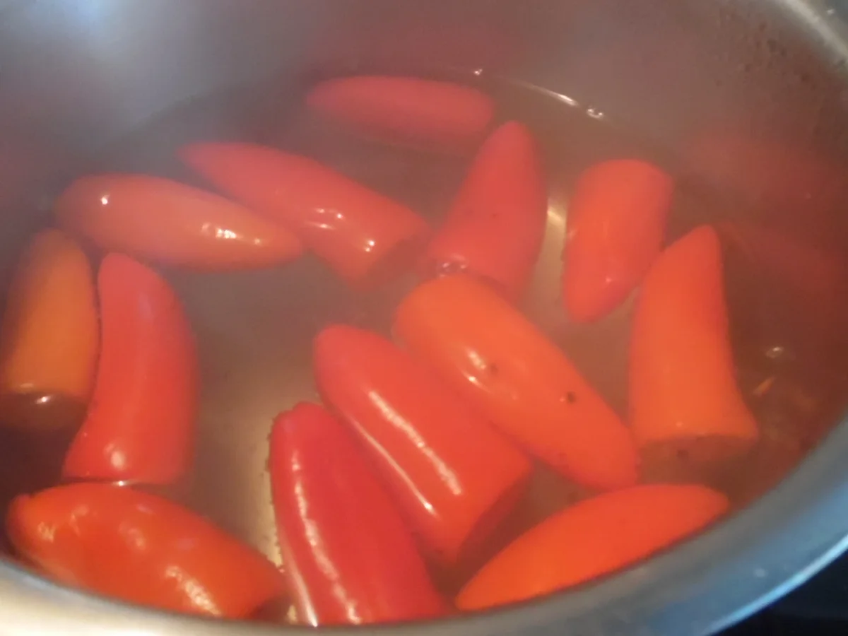 Rezept: Snack-Paprika mit Frischkäse-Füllung in Öl Bild Nr. 6245 Snack-Paprika mit Frischkäse-Füllung in Öl - Rezept - Bild Nr. 6245