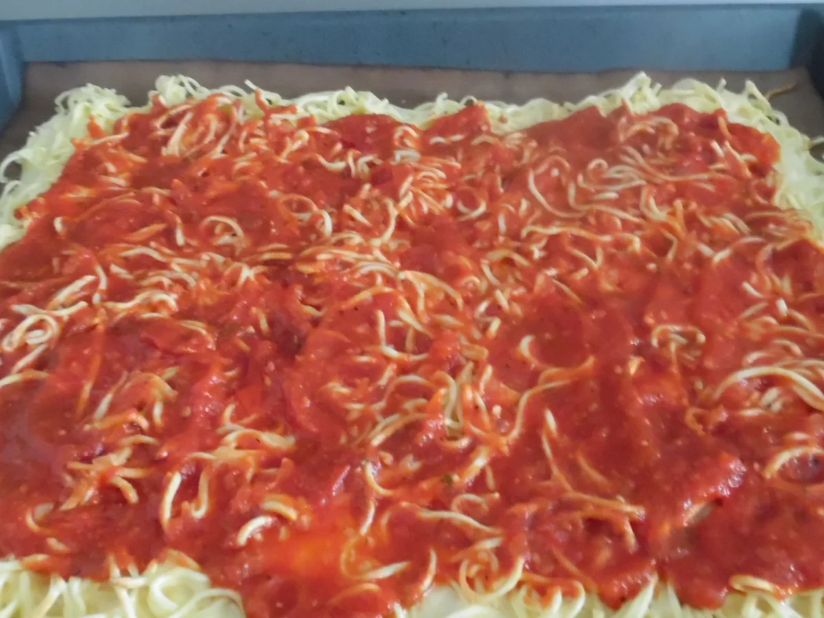 Rezept: Spaghetti-Pizza Bild Nr. 6 Spaghetti-Pizza - Rezept - Bild Nr. 6