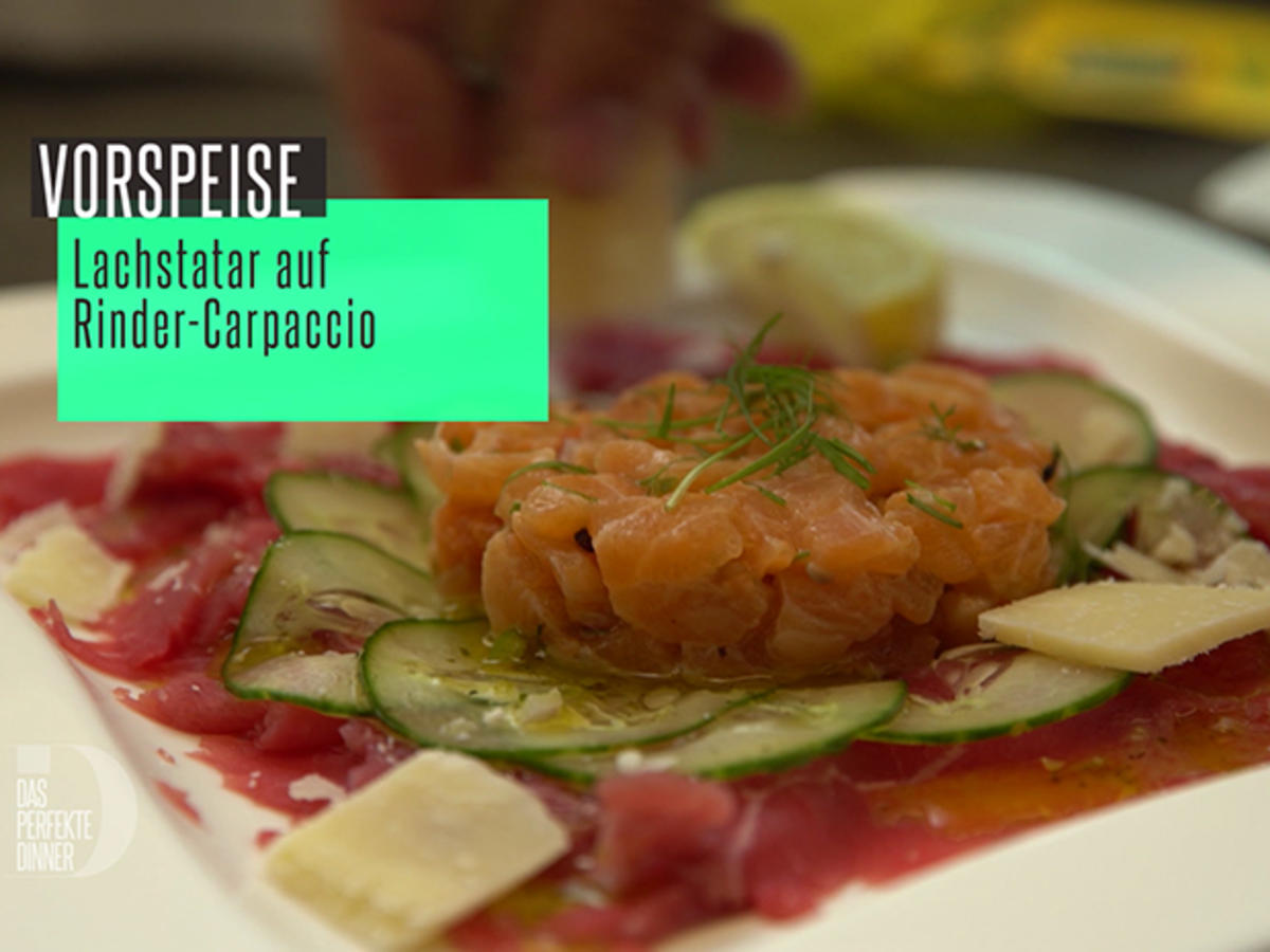 Bilder für Lachstatar auf Rindercarpaccio - Rezept