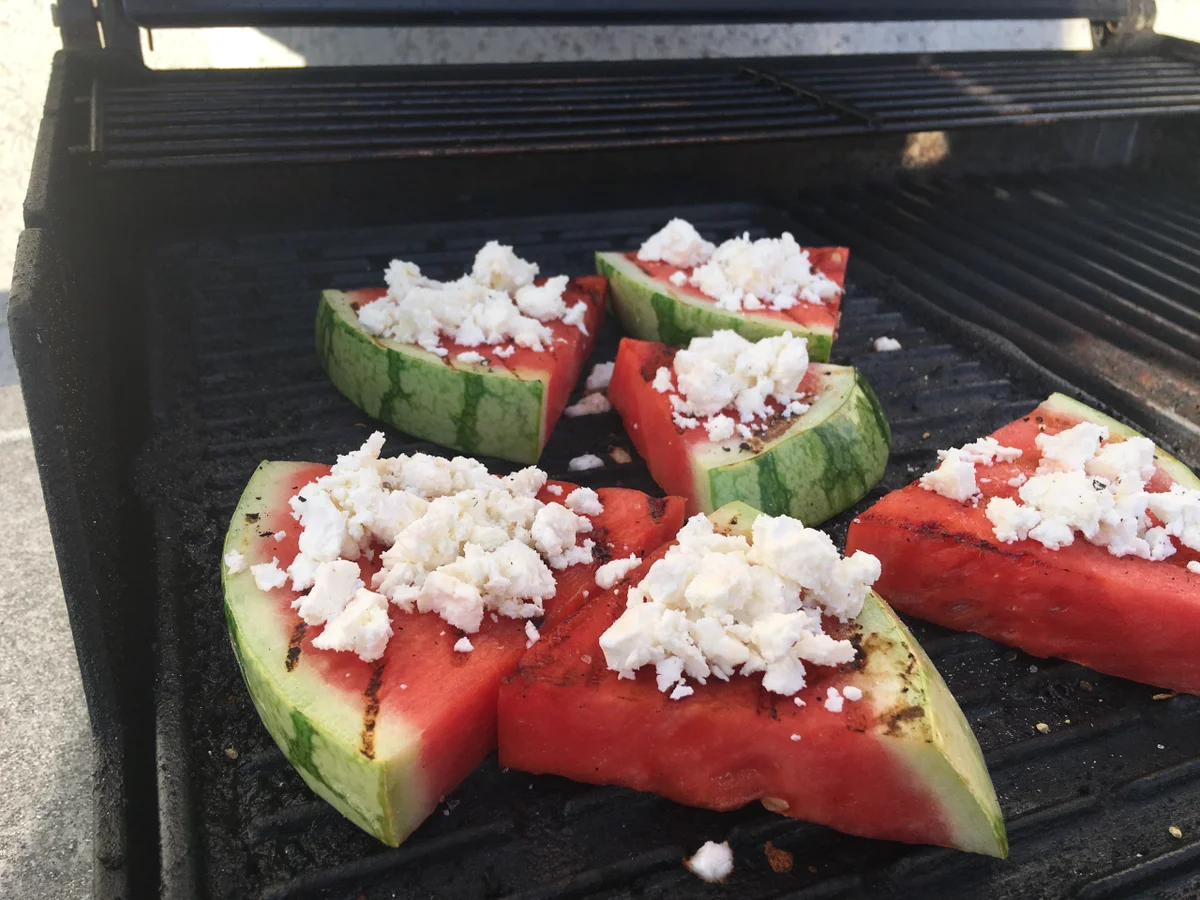 Rezept: Gegrillte Wassermelone mit Schafskäse Bild Nr. 6244 Gegrillte Wassermelone mit Schafskäse - Rezept - Bild Nr. 6244