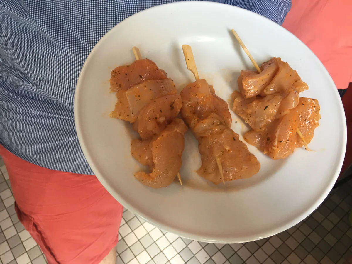 Putenspieße mit Zwiebel-Salat - Rezept - Bild Nr. 5