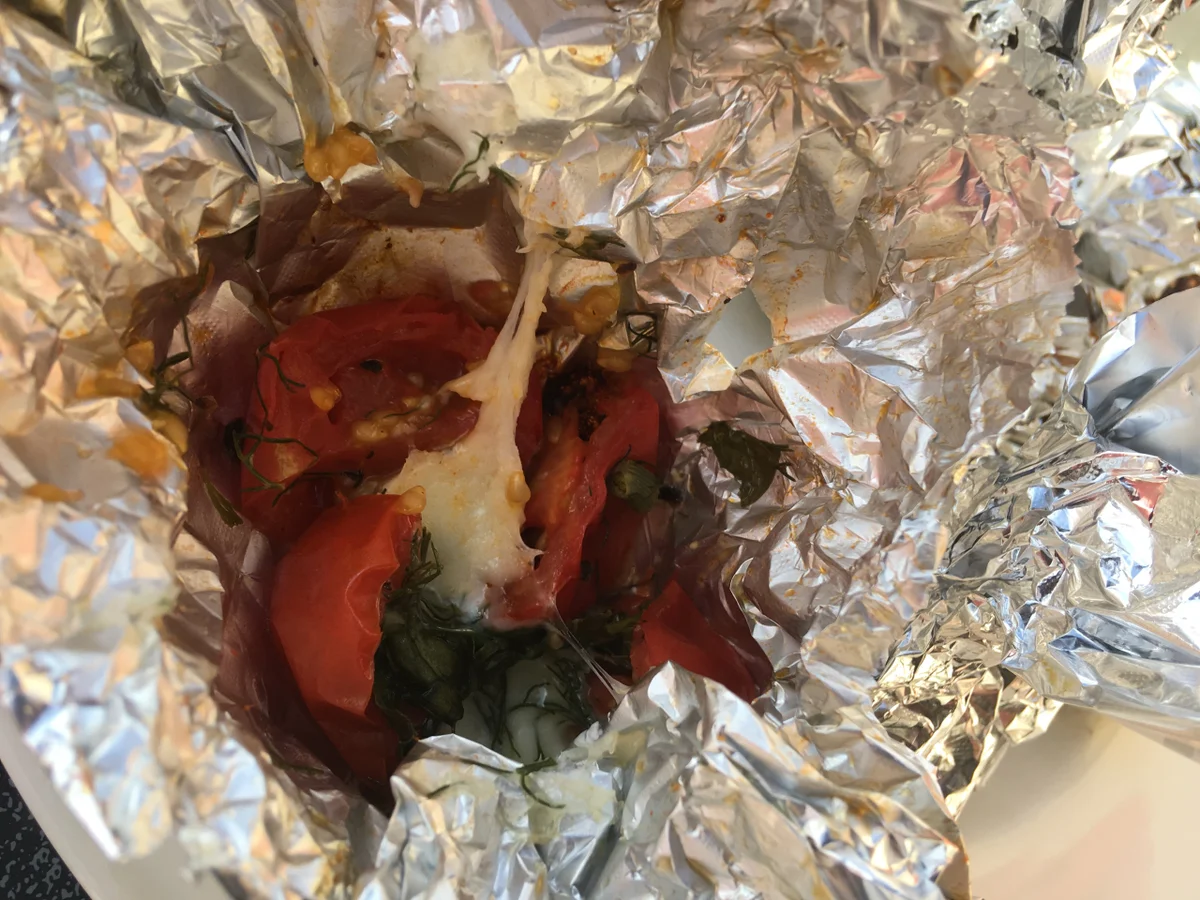 Rezept: Tomate-Mozzarella-Päckchen für den Grill Bild Nr. 4 Tomate-Mozzarella-Päckchen für den Grill - Rezept - Bild Nr. 4