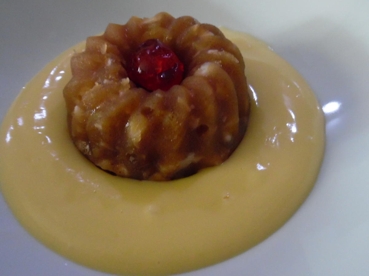 Apfel-Pudding-Törtchen auf Eierlikör-Creme - Rezept - kochbar.de