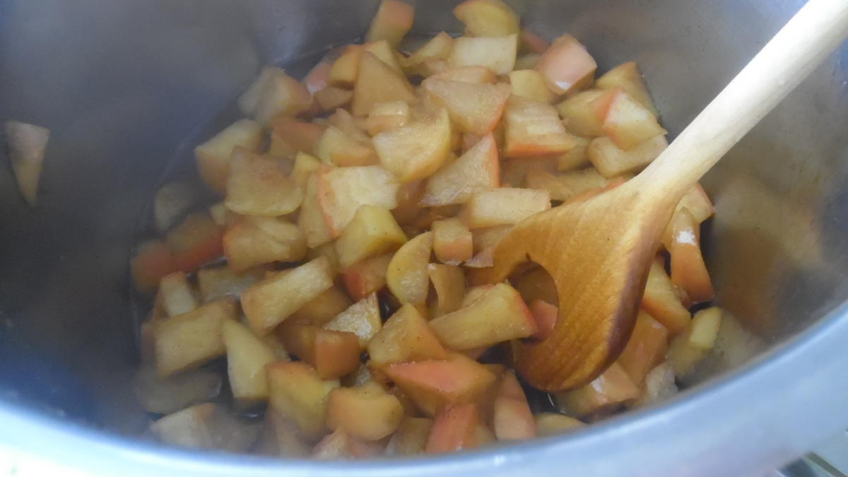 Apfel-Pudding-Törtchen auf Eierlikör-Creme - Rezept - Bild Nr. 6251