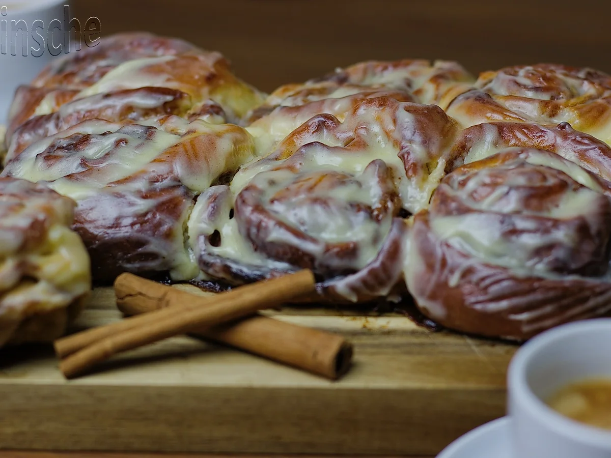 Zimtschnecken oder Cinnamon Rolls mit Topping - Rezept - Bild Nr. 6247