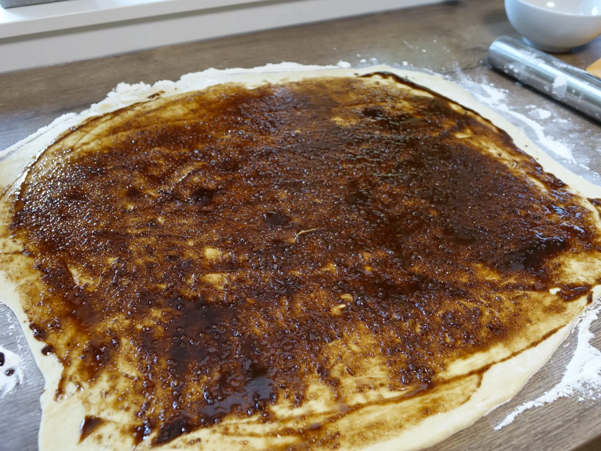 Zimtschnecken oder Cinnamon Rolls mit Topping - Rezept - Bild Nr. 6251