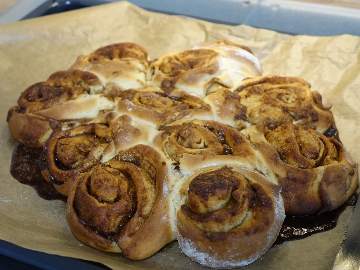 Zimtschnecken oder Cinnamon Rolls mit Topping - Rezept - Bild Nr. 6257