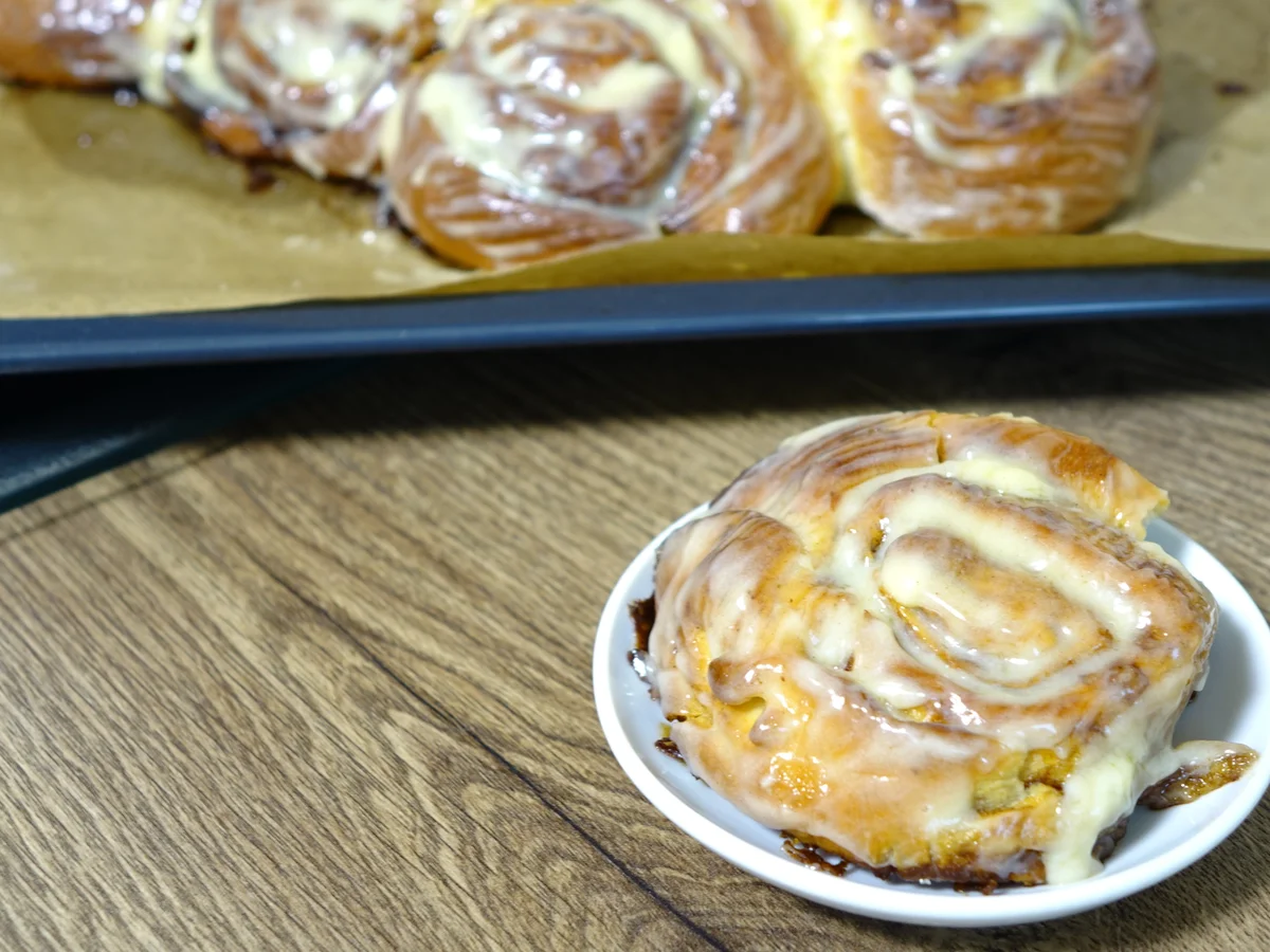 Zimtschnecken oder Cinnamon Rolls mit Topping - Rezept - Bild Nr. 6266