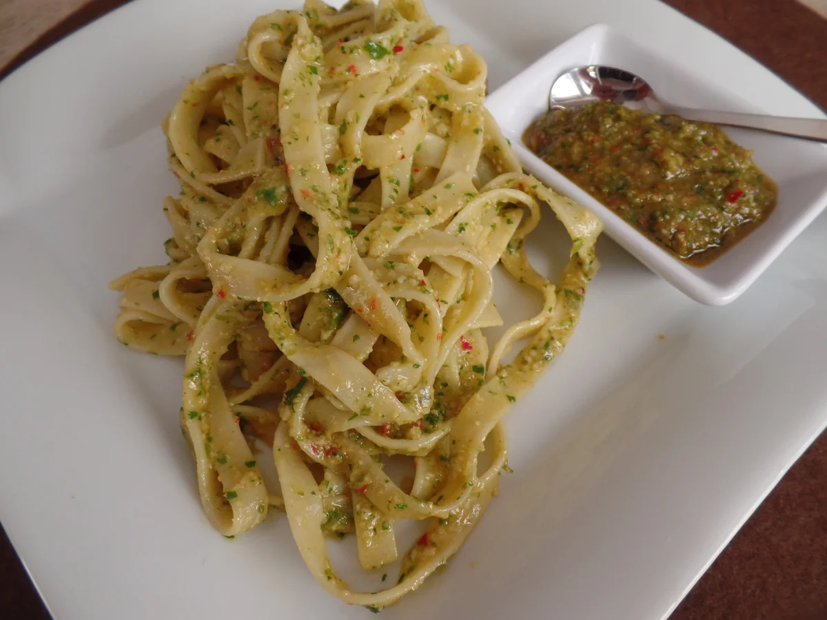 Tagliatelle mit Petersilien-Chili -Pesto - Rezept - Bild Nr. 6245